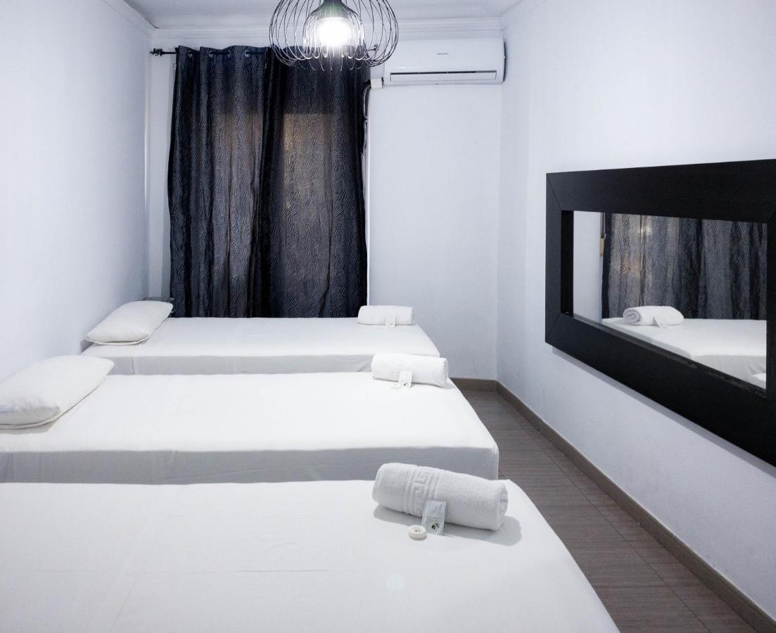 Hostal Andrea Madrid Dış mekan fotoğraf