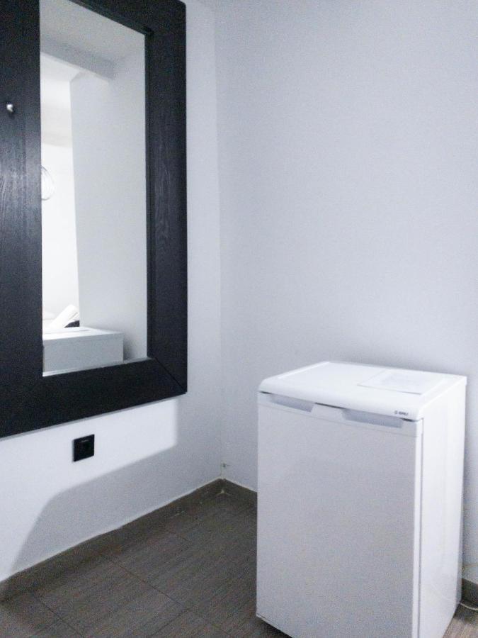 Hostal Andrea Madrid Dış mekan fotoğraf
