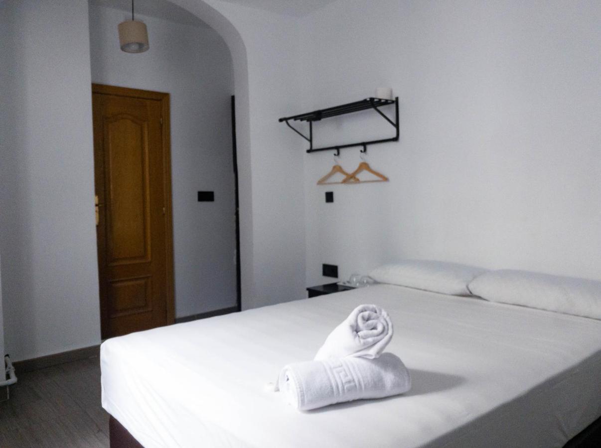 Hostal Andrea Madrid Dış mekan fotoğraf