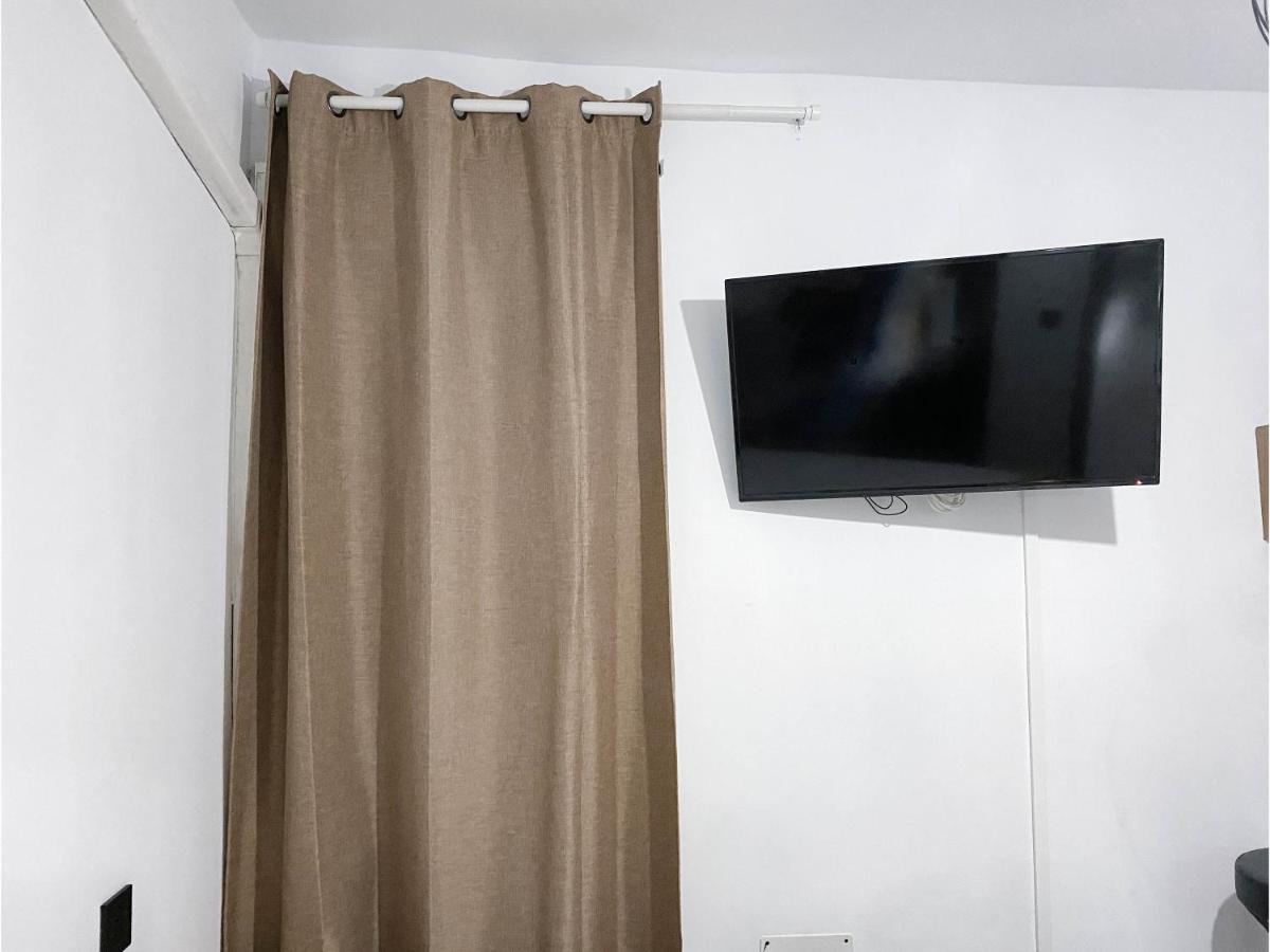 Hostal Andrea Madrid Dış mekan fotoğraf
